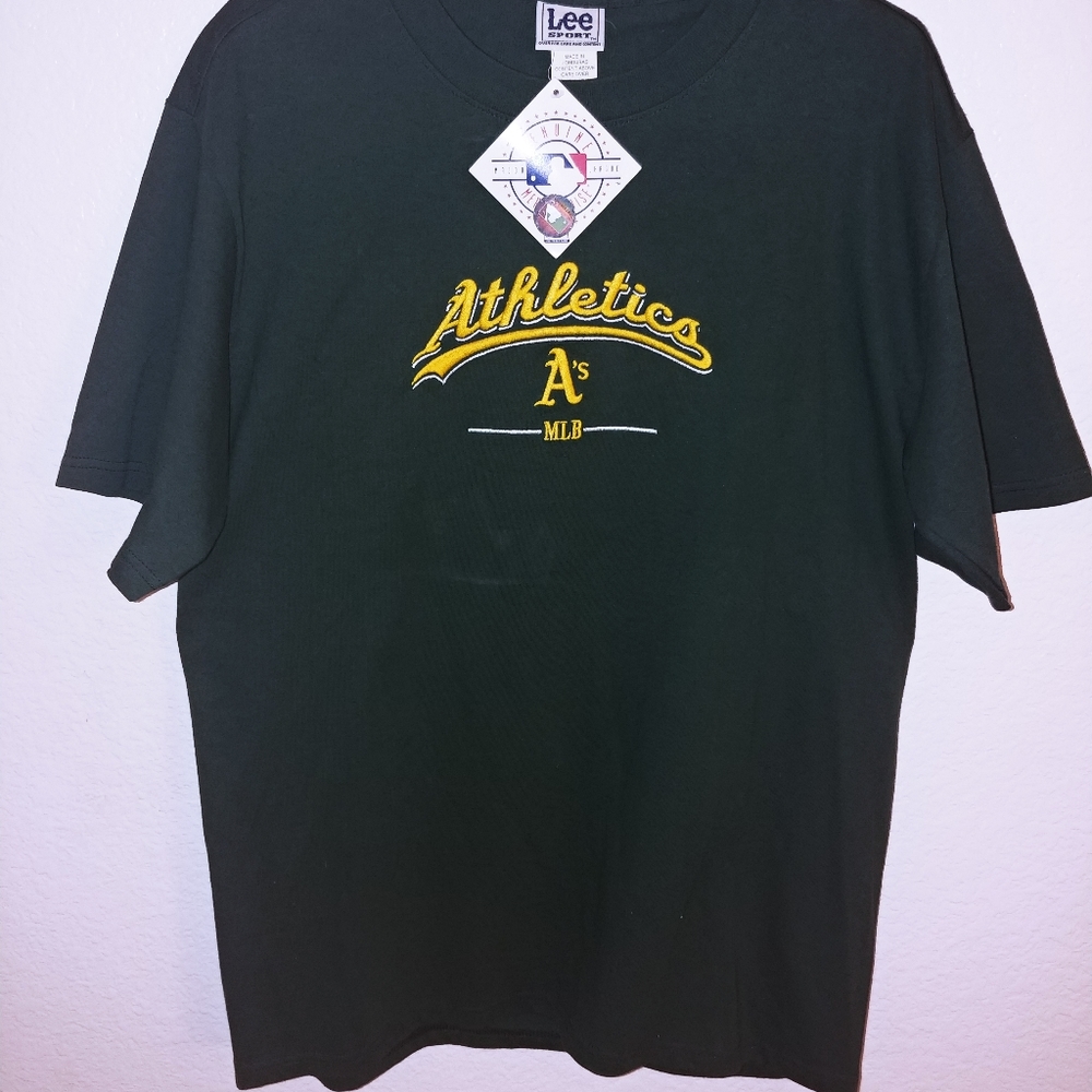 Vintage Oakland A's athletic t-shirt new with tags